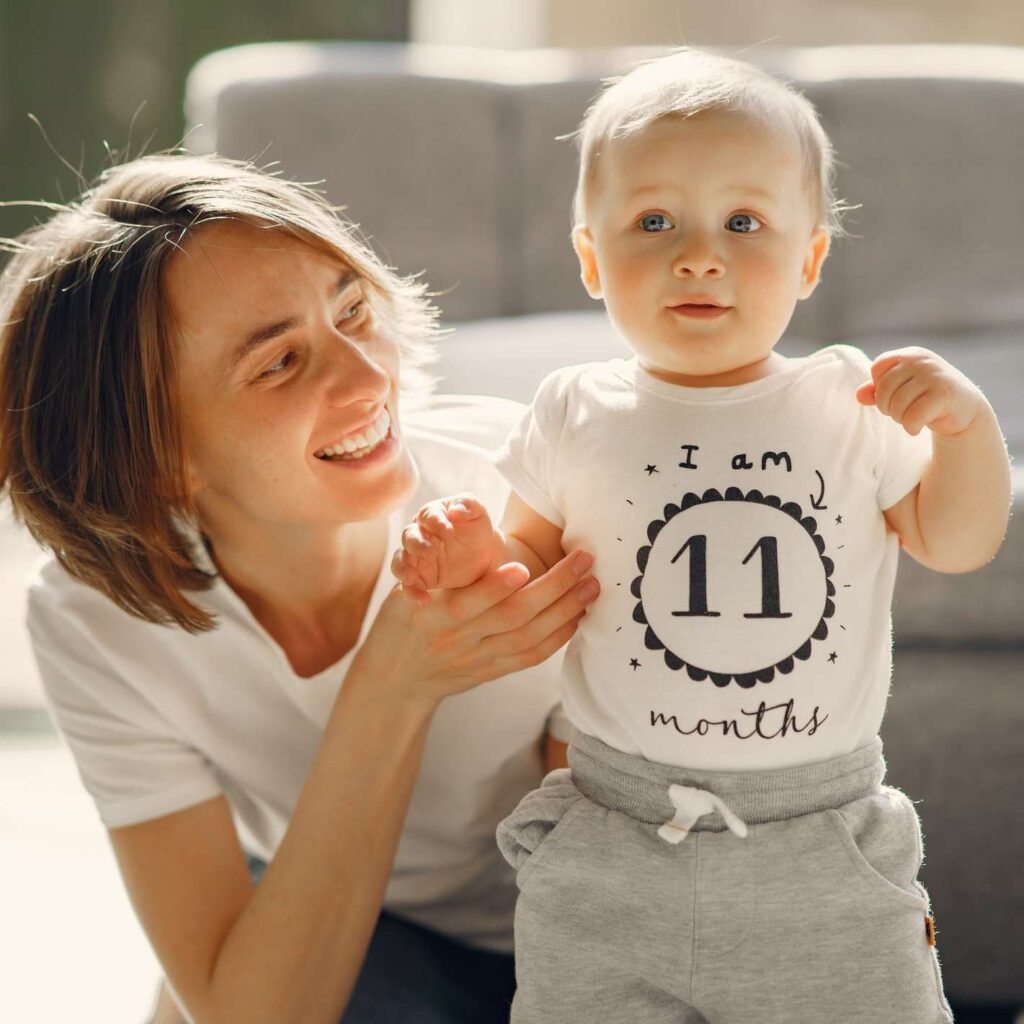 Consultation astrologique pour bébé. Photo maman et son enfant